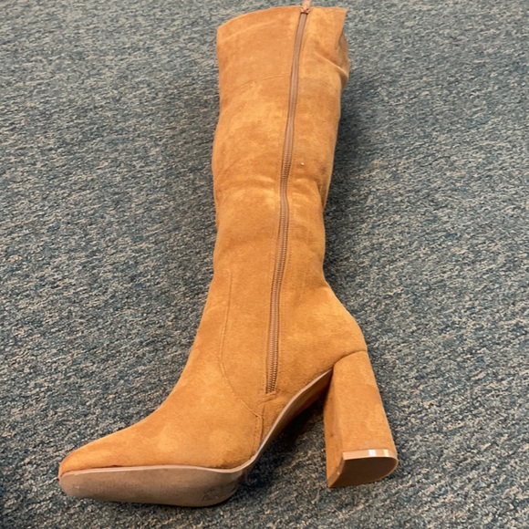 Chestnut knee High Dream - Picture 2 of 5